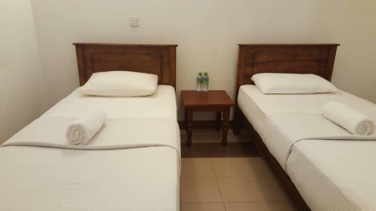 Clayton Bungalow Hotel