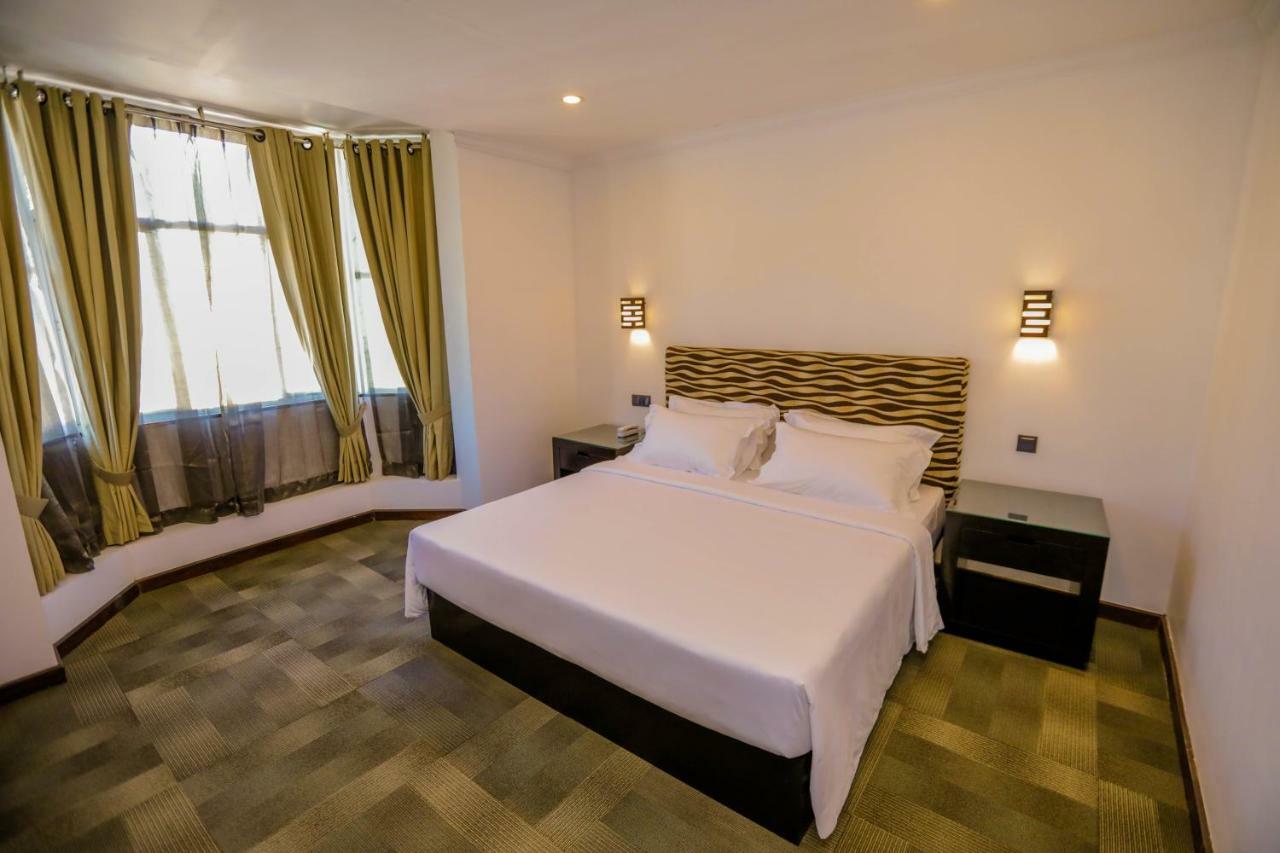 Huddle Hotel