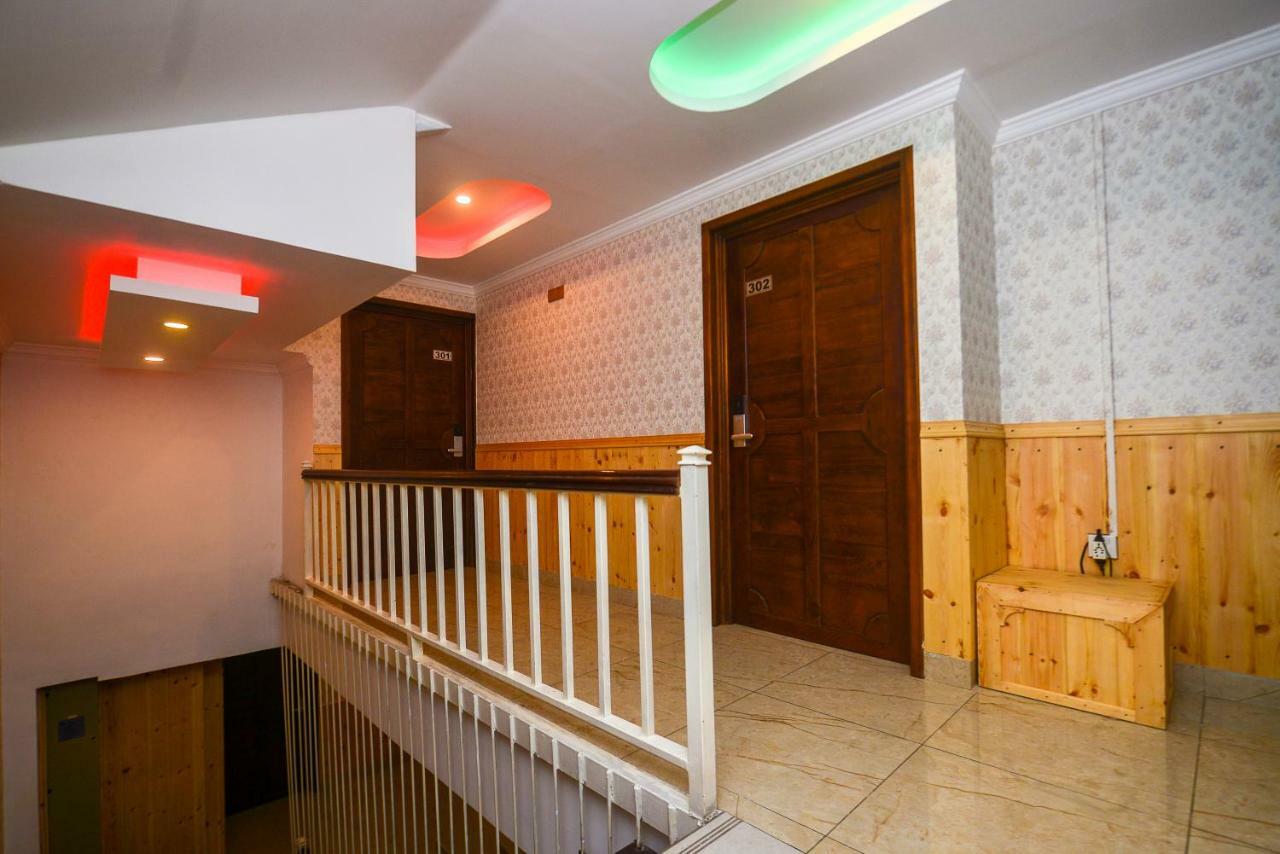 Hotel Galaxy Grand Nuwara Eliya
