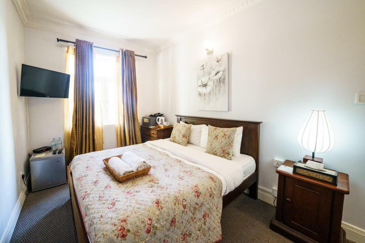 Little England By Celeste Hotel 4*