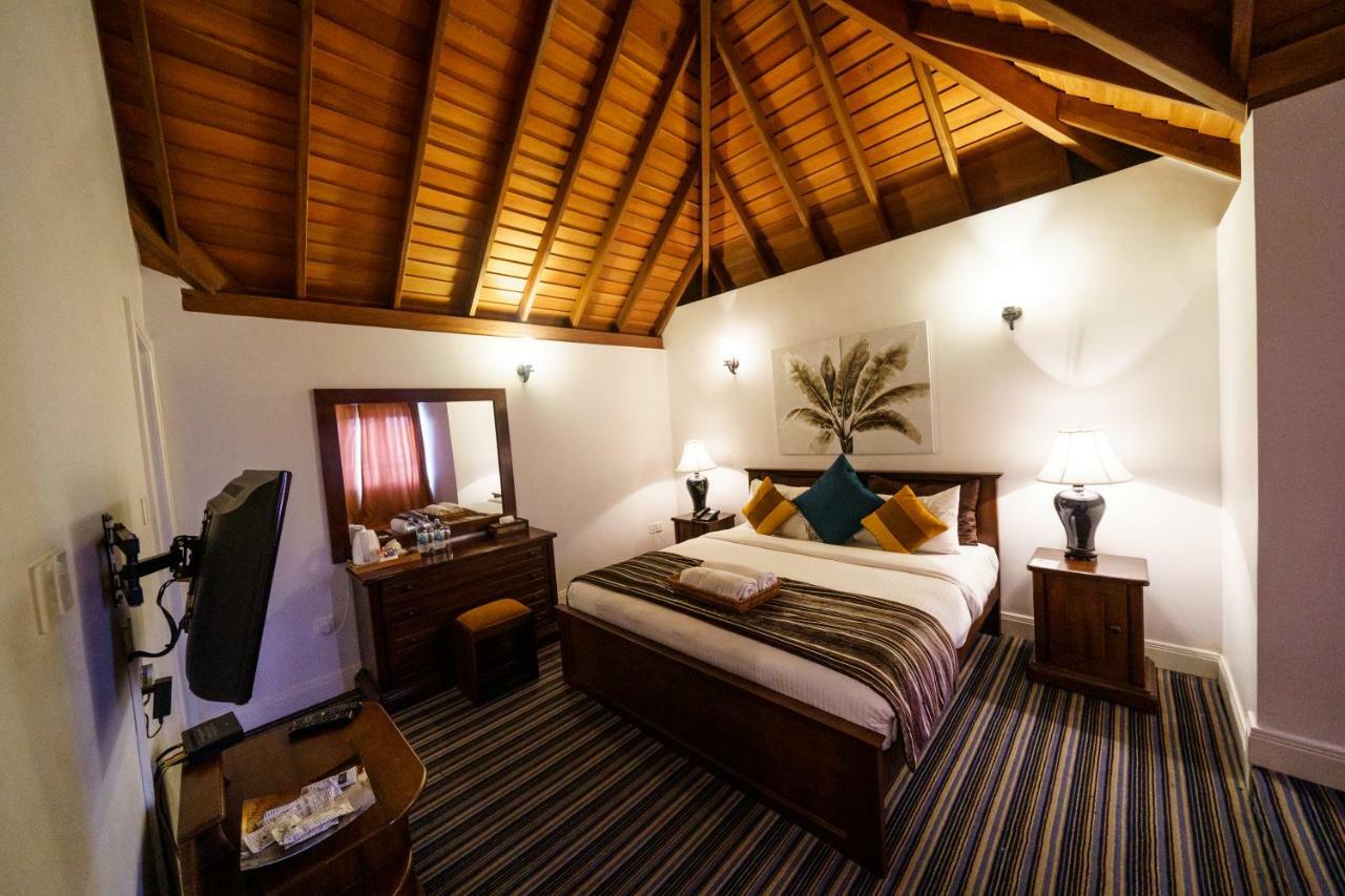Hotel Little England By Celeste 4*