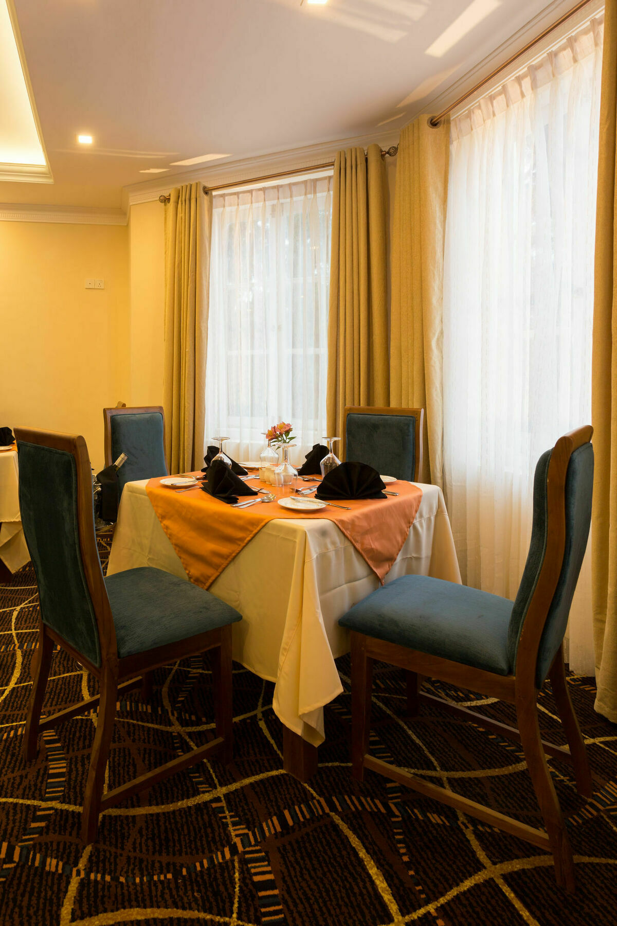 Serene King's Hotel
