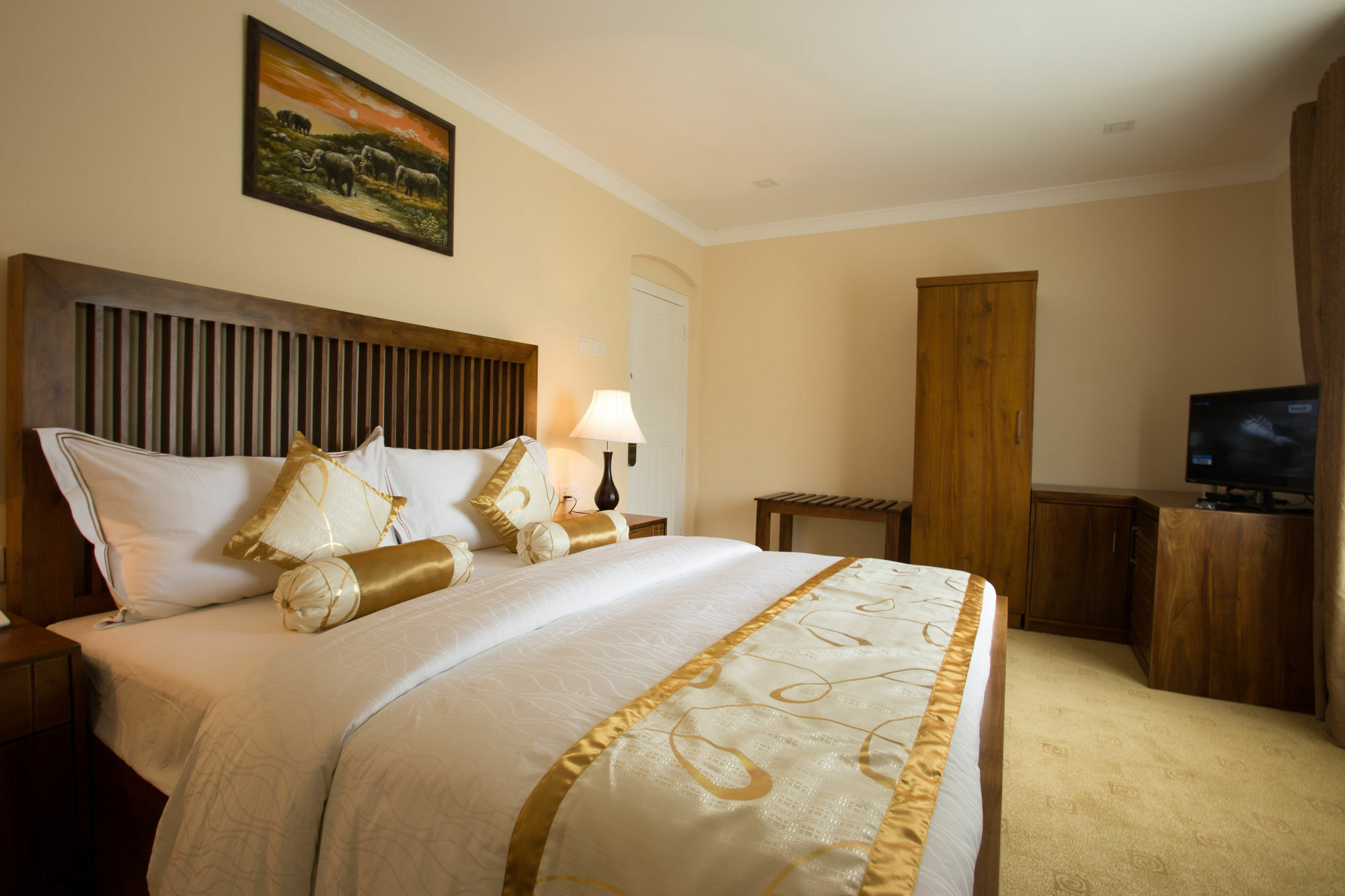 Serene King's 5* Nuwara Eliya