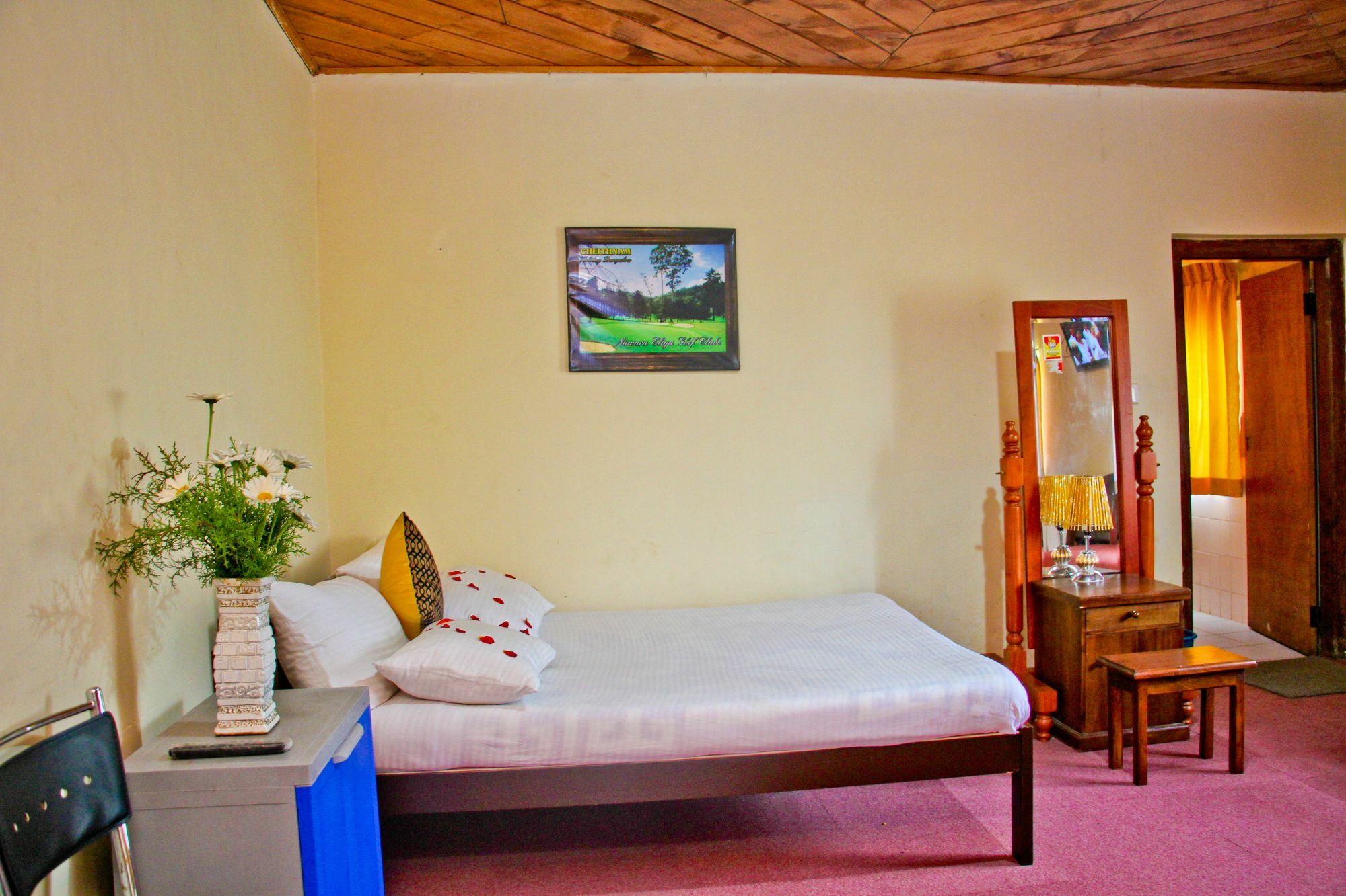 Chelthnam Hotel