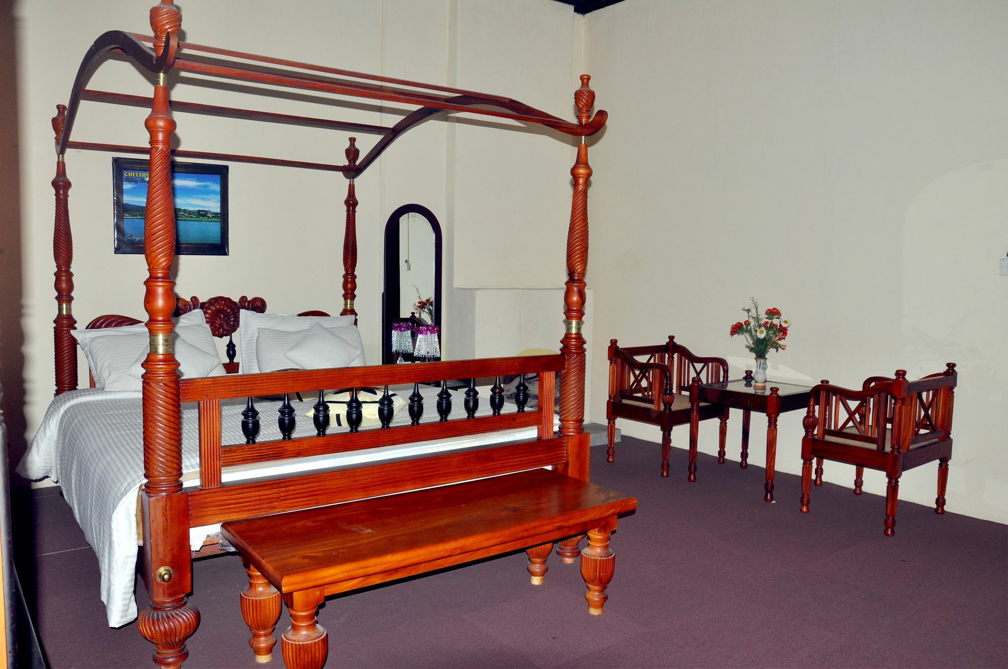Chelthnam Hotel