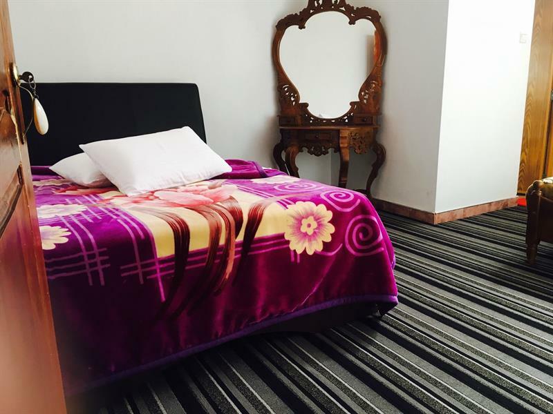 Hotel Roshan 3*