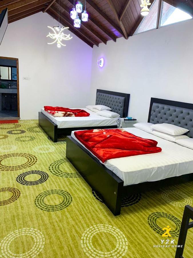 Y2k Holiday Hotel 3*