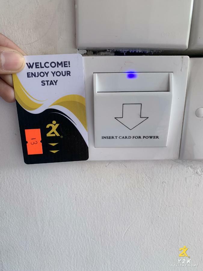 Y2k Holiday Hotel 3*
