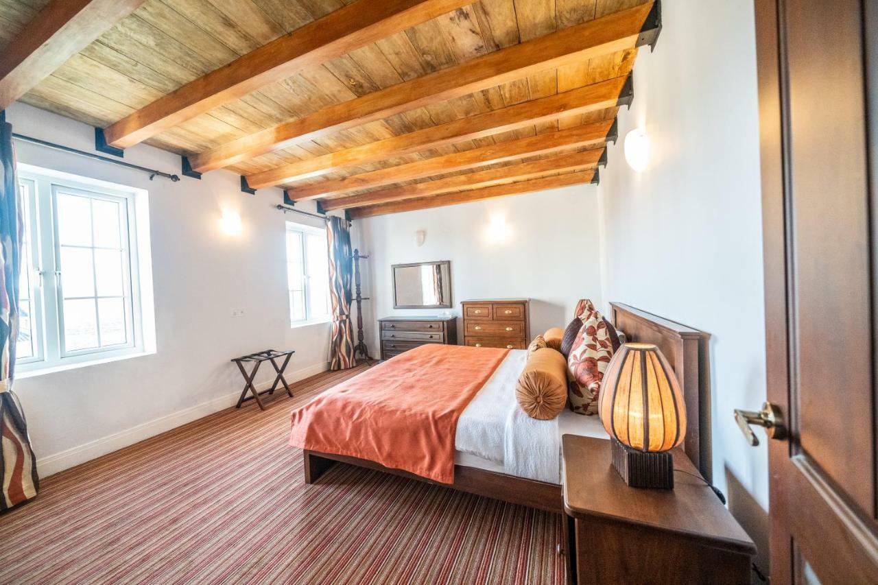 Hotel Tudor Barn 5*