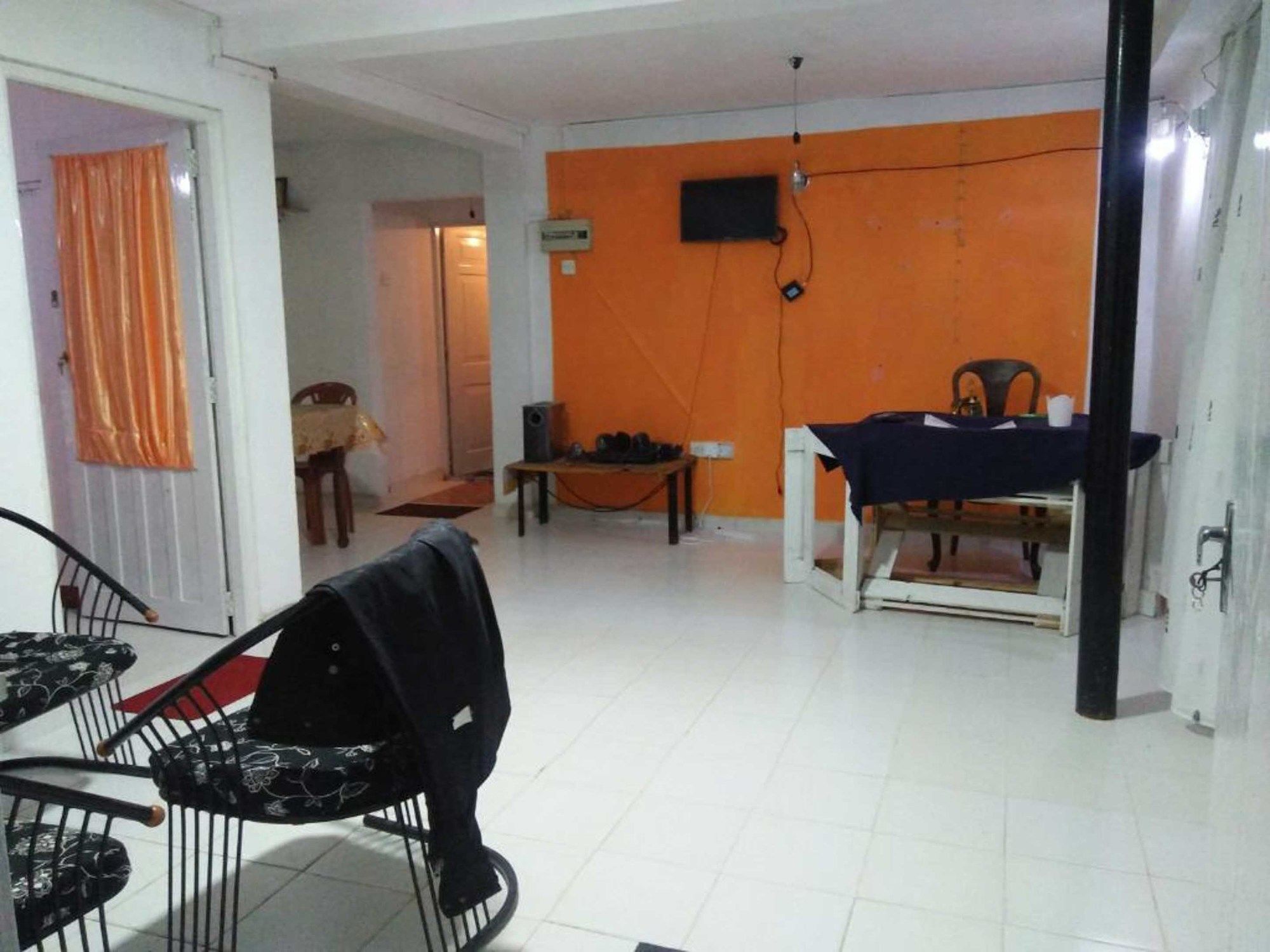 Yoho Step On Budget Hotel