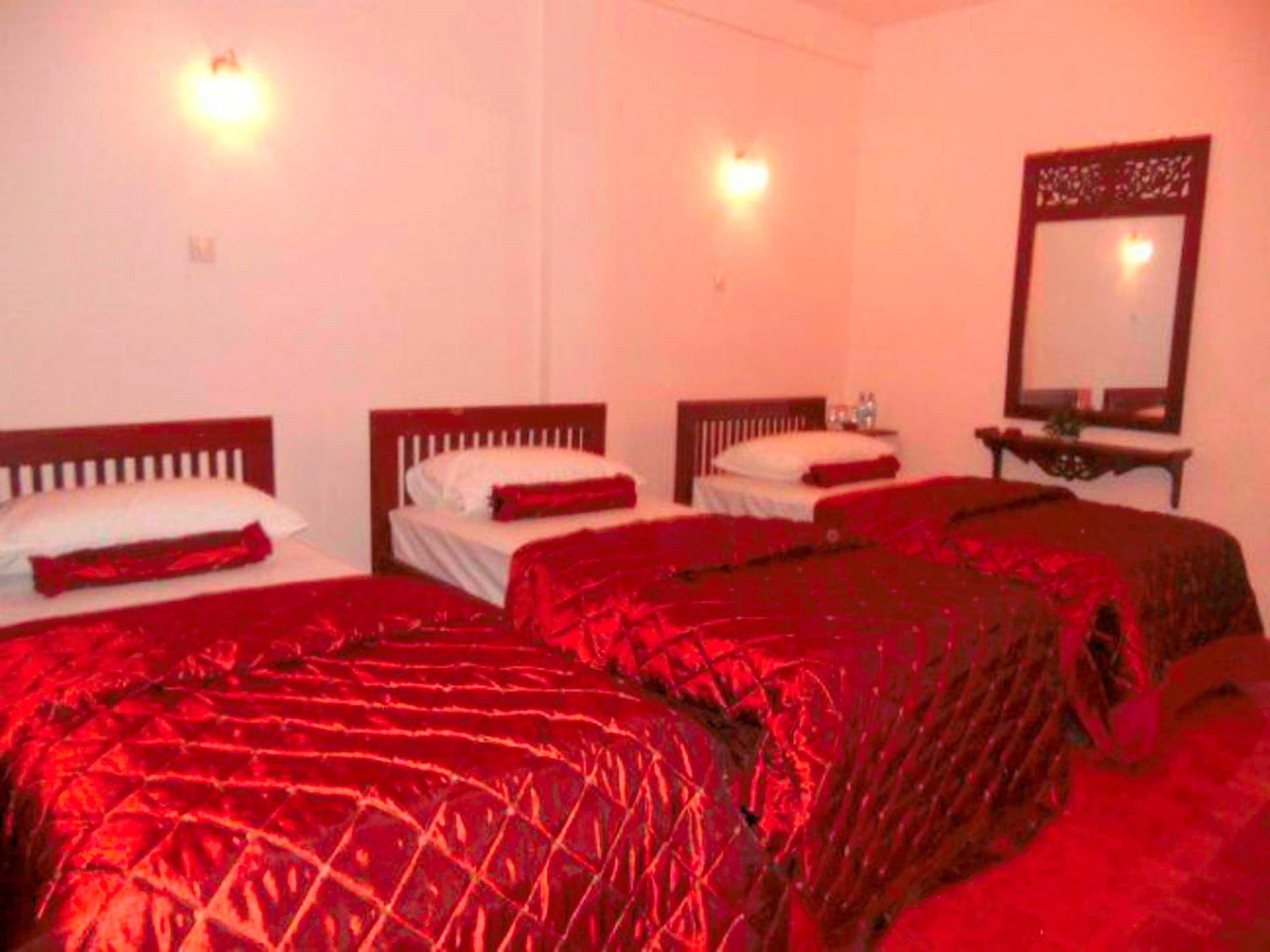 Yoho Pello Hotel