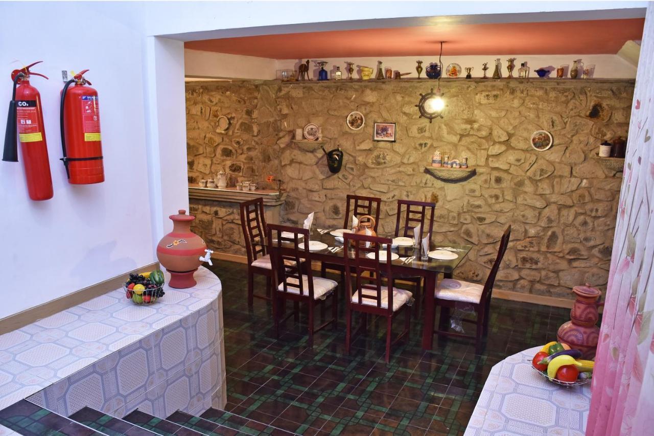 Roshan Hotel 3*
